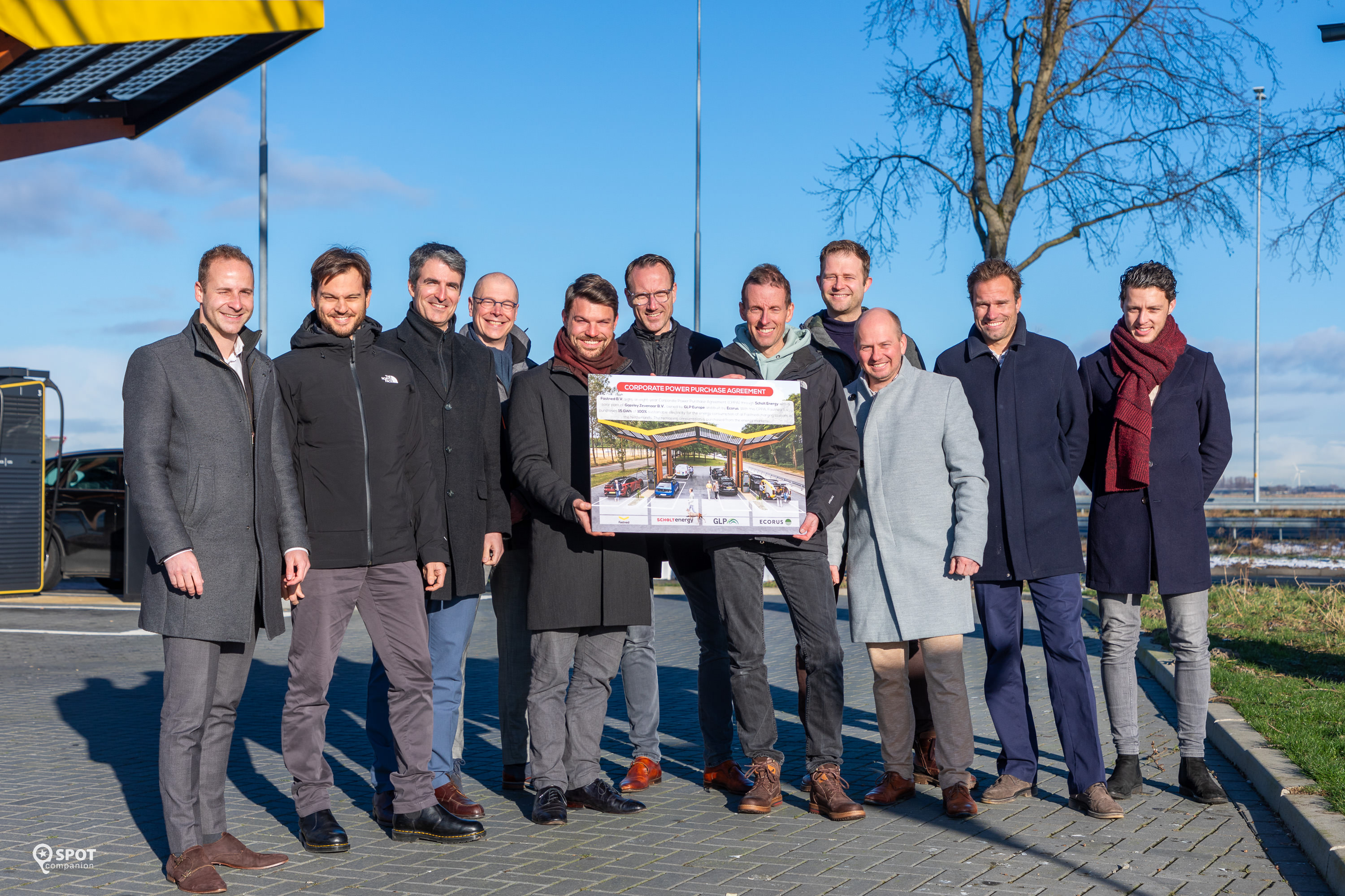 Scholt Energy schließt achtjähriges Corporate Power Purchase Agreement zwischen Fastned und GLP.